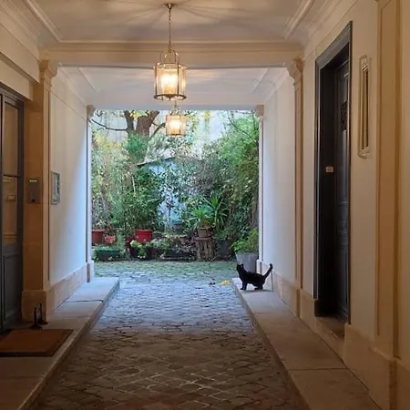 Stylish And Private Setting Rue Des Martyrs, 9th Arrondissement