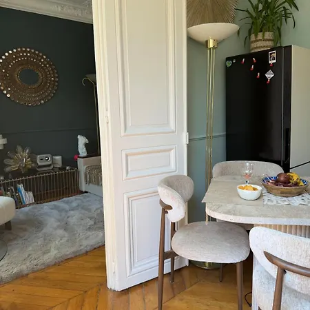 Stylish And Private Setting Rue Des Martyrs, 9th Arrondissement